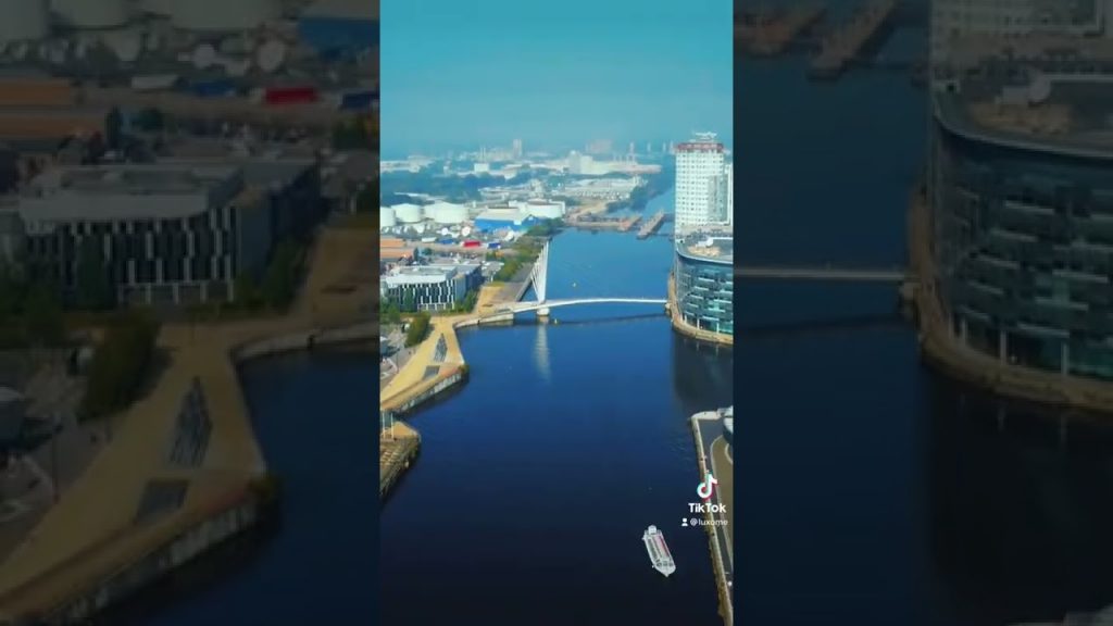 What is Manchester Really Like? 🌃 #manchester #blog #uk #shorts #youtube