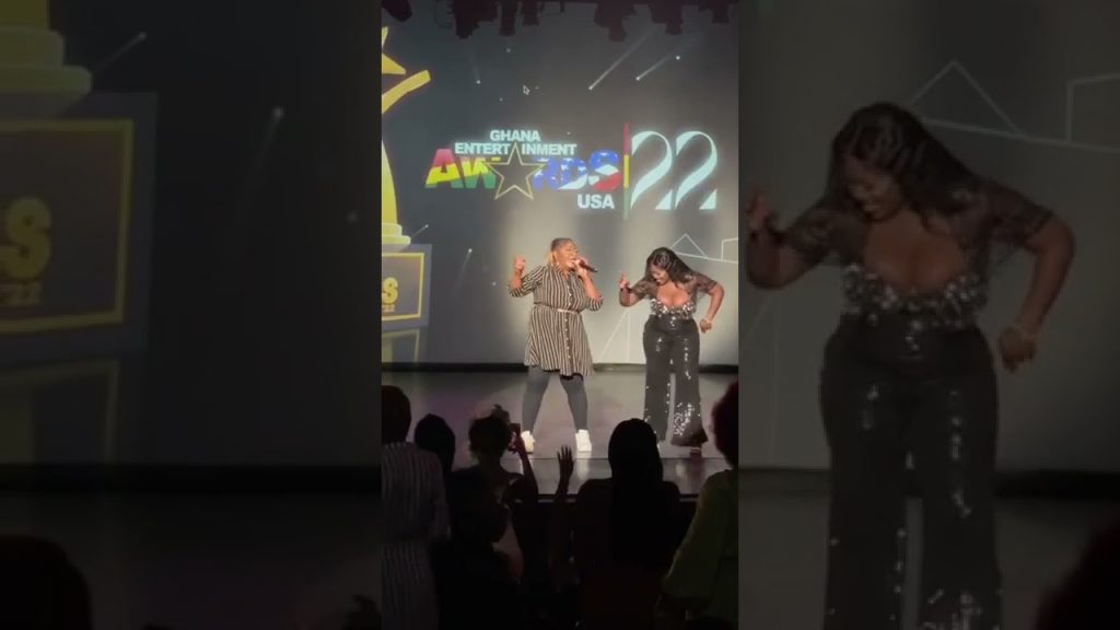 Wow: Sista Afia shares adorable moment as she performs with her mum on stage. #trending #usa