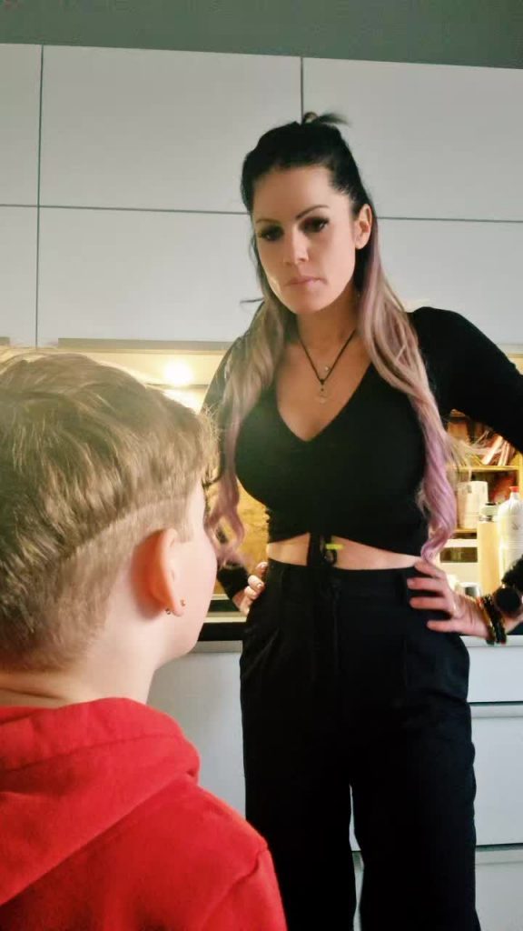 @christinadecker224 #schwarz #mama #sohn #lustig #spass ...