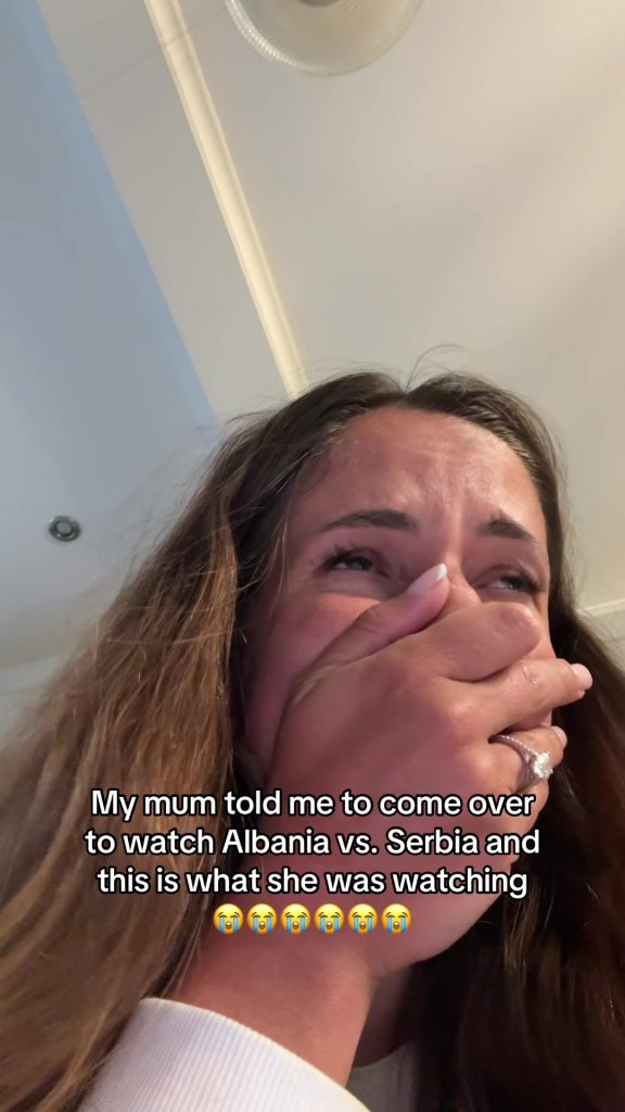 @fun_with_anna Guys I am crying, this is tooooooo funny I heard her say “GOALL” ...