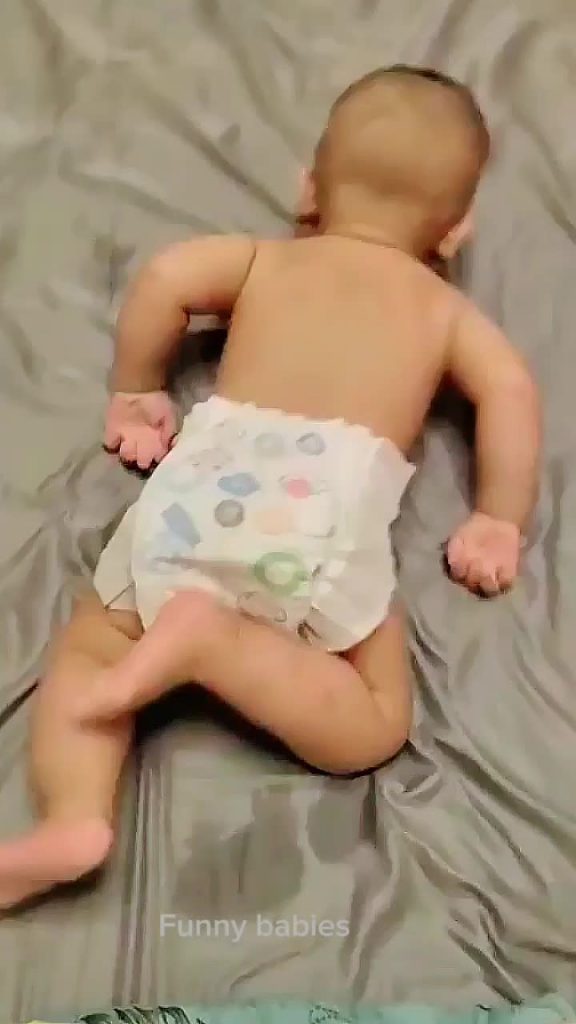 @funnyvideo3242 Funny babies running short video #babypink #babybrother  babydog...