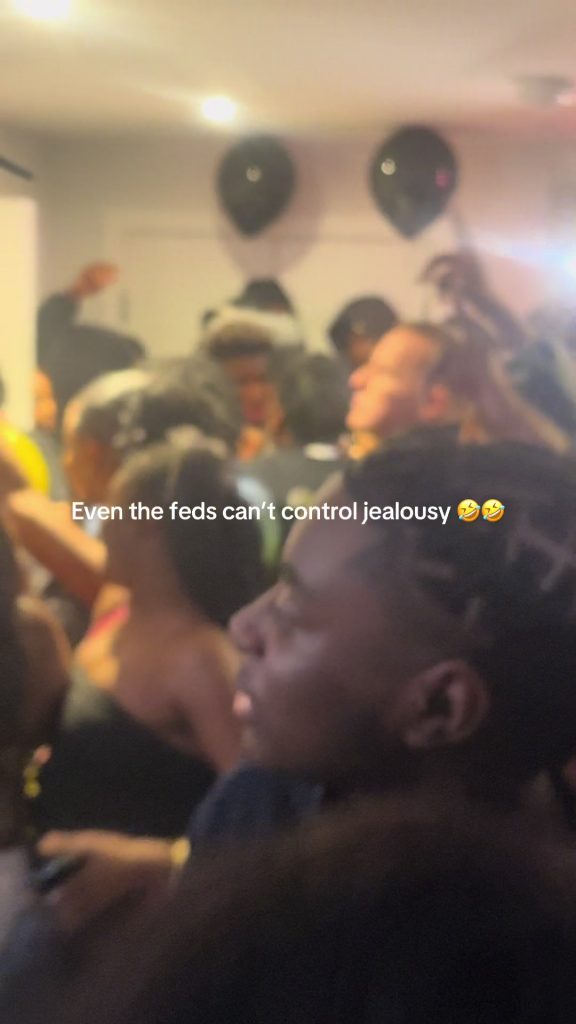 @hello.txti This video is too funny Omds  #fyp #uk #uni #jelousy #viral  ...