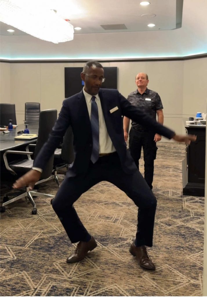 @hiltonuniversal Executives or besties?? ...