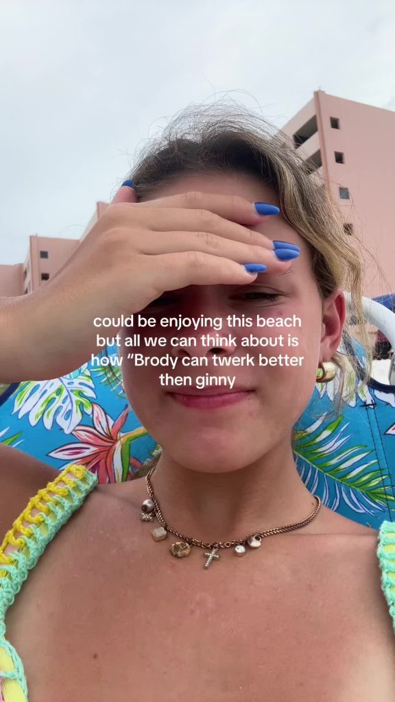 @user_123432422 thought this was funny #ginnyandgeorgia #relatable #beach  ...