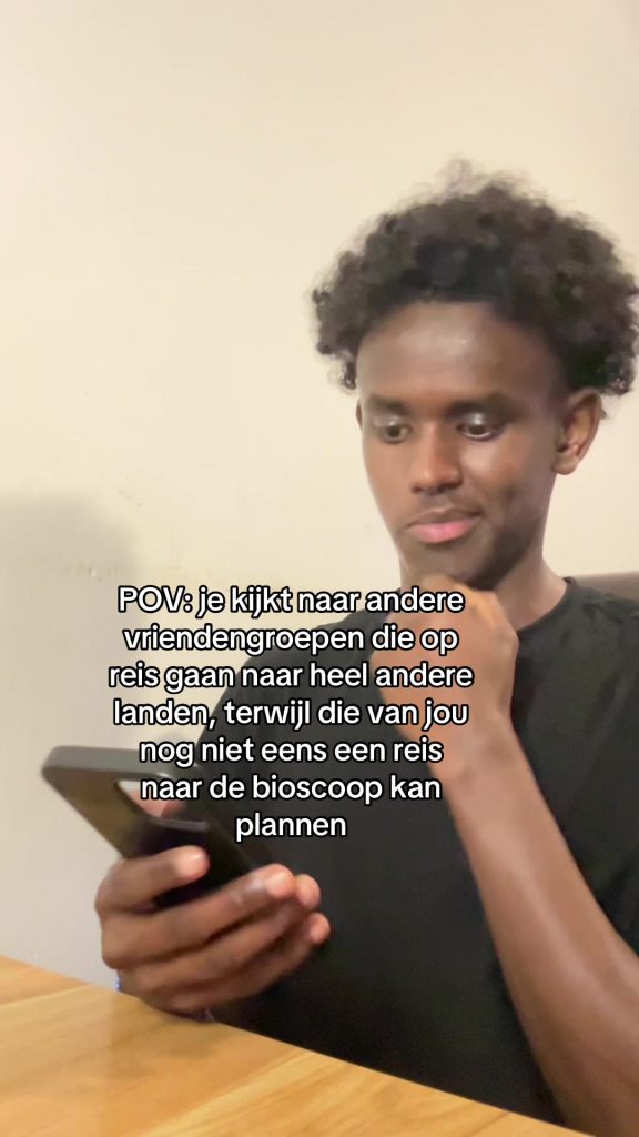 @x_ilo10 what kind of friends are you actually… s just funny guys  ...