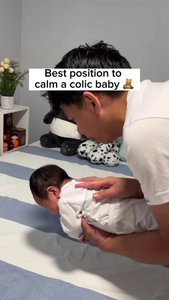 @daiinfante Posiiton to help babies with colic  #ParentingAdvice  #NewbornCare  ...