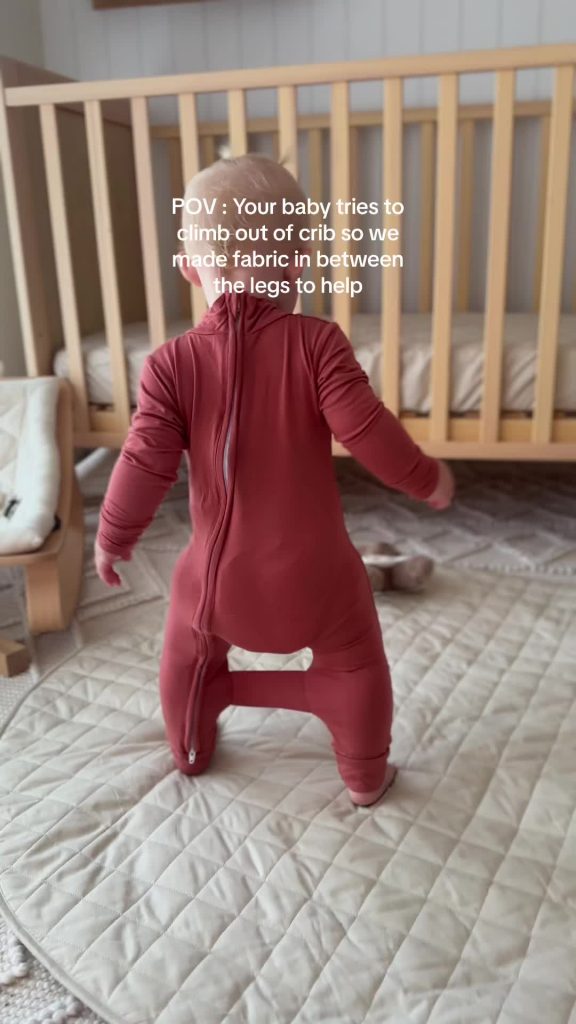 @giggleandgrowth Transform bedtime into a breeze with our back zipper sleep sack...