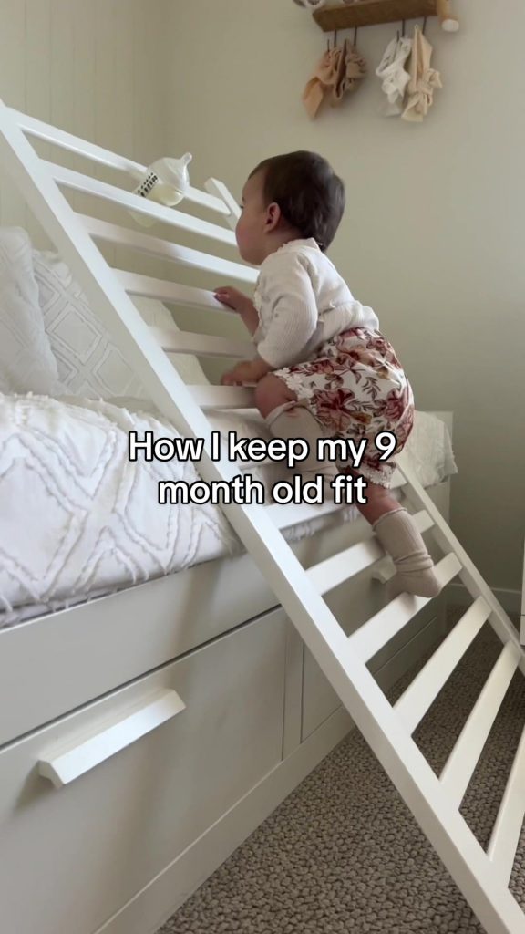 @sierrawinterr When I was breastfeeding it was at the top #babyclimbing #9month...