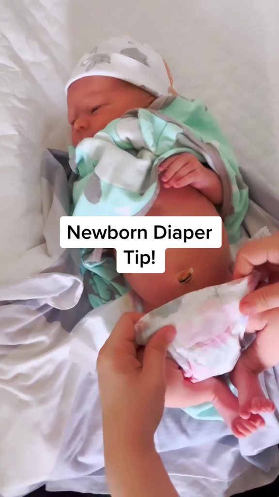 @thehawkinsfamily Quick diaper tip for newborns! Share with anyone expecting  #n...