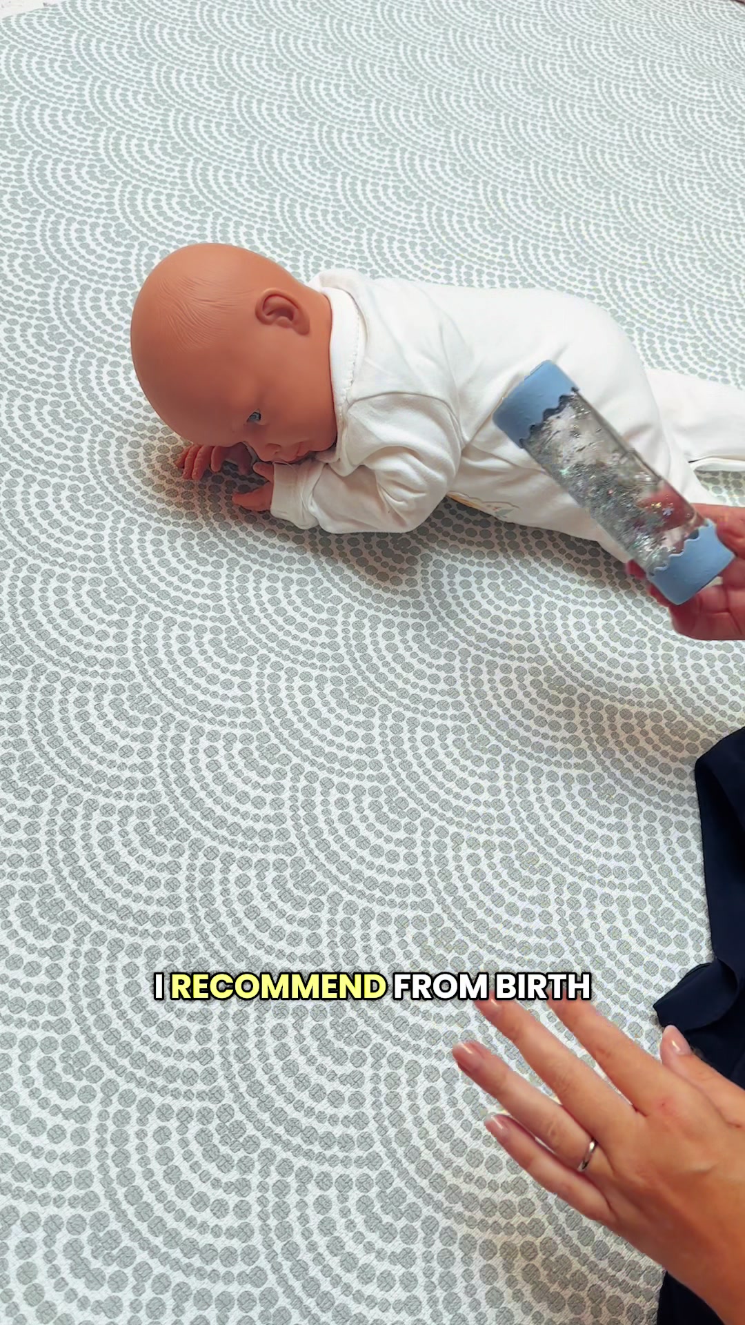 @enchantednanny Baby play tips and ideas for newborns #newbornbaby #newbaby #bab...