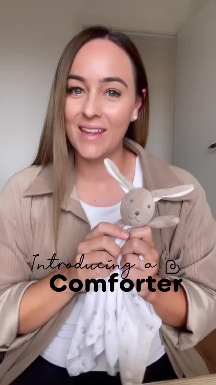 @babysleepschool Our tips for introducing a comforter… A comforter is safe for s...