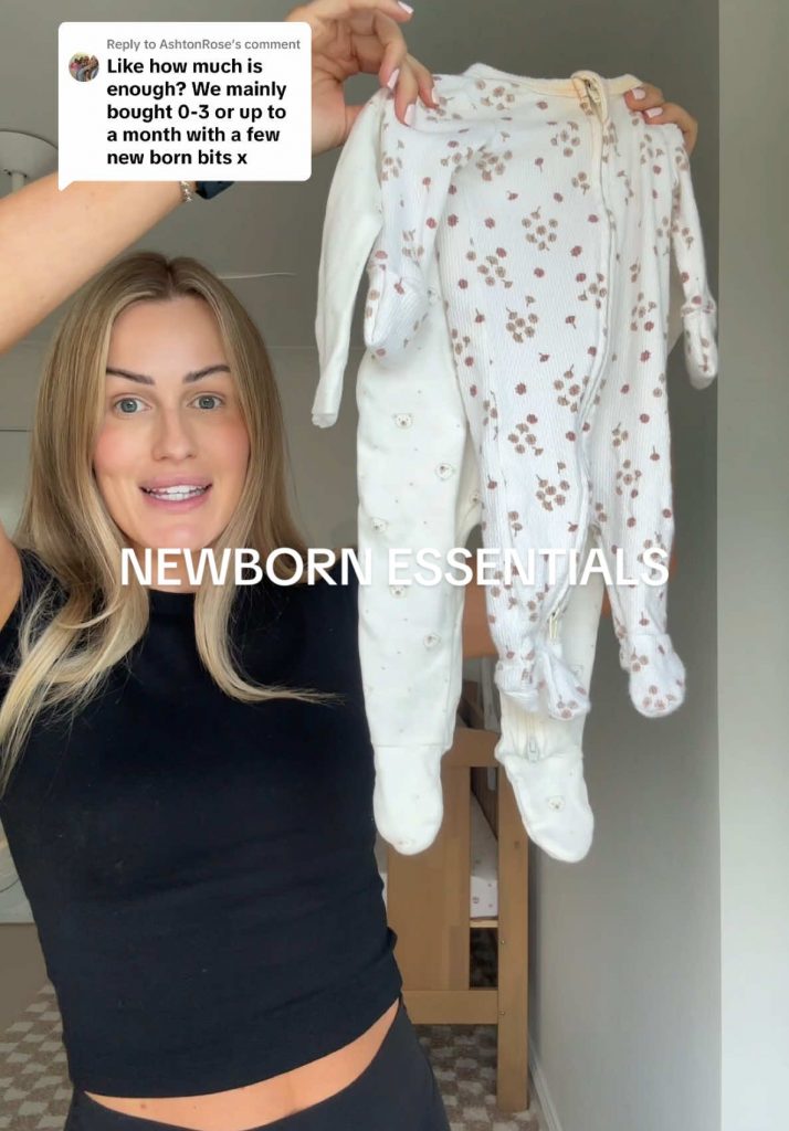 @ameliacourtneysmith Replying to @AshtonRose most of the time (unless you have a...