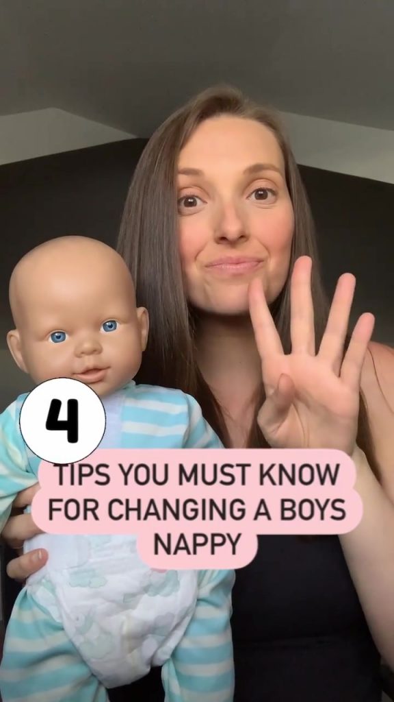 @mamalinc You may have heard that changing a boy's nappy is easier than a girl's...