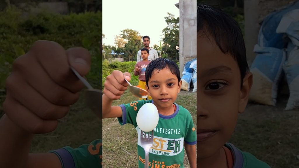 अंडा खाना 🥚😋#शॉर्ट्स #ट्रेंडिंग #खाना #शॉर्ट्सफ़ीड