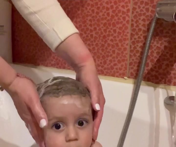 @pickmymommybrain Λυση 2 - Αν το παιδι σου σιχαινεται το νερο στα ματια του #bat...