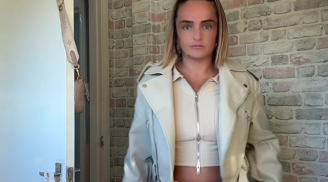 @vickioceansevan Doctors again with baby #womensclothes #doctor #baby #grwm #bab...