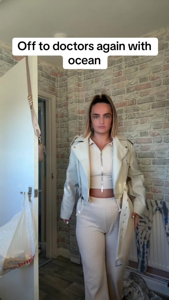 @vickioceansevan Doctors again with baby #womensclothes #doctor #baby #grwm #bab...