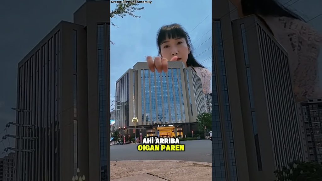 Ela tentou tomar o prédio! 😳🏢 #shorts #reels #humor #viralshorts