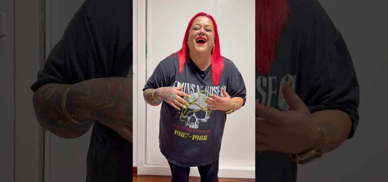 Mi madre se parte de risa contándonos un chiste malo 🤣 #shorts #shortsfeed #shortsvideo #funny