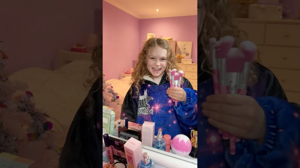 What she got for Christmas haul #jonathanjoly #shorts