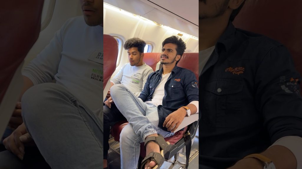 Flight 👍🏻🙄 #comedy #trending #viral #flight #shorts #youtube