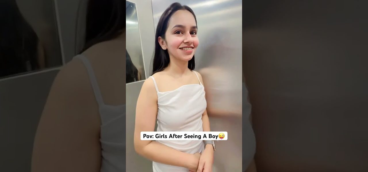 JUST GIRLS THINGS😜 #shorts  #ytshorts #shortsfeed #aanduchhote #funny #viral #viralshorts #yt