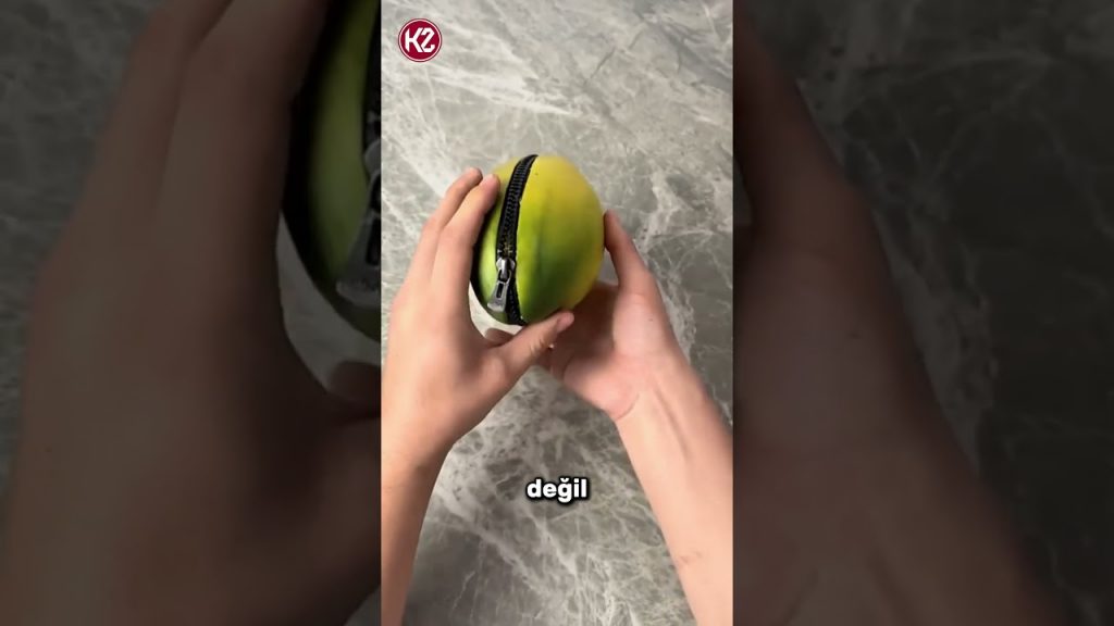 Kadın mangolu cüzdan almış 😆#shorts