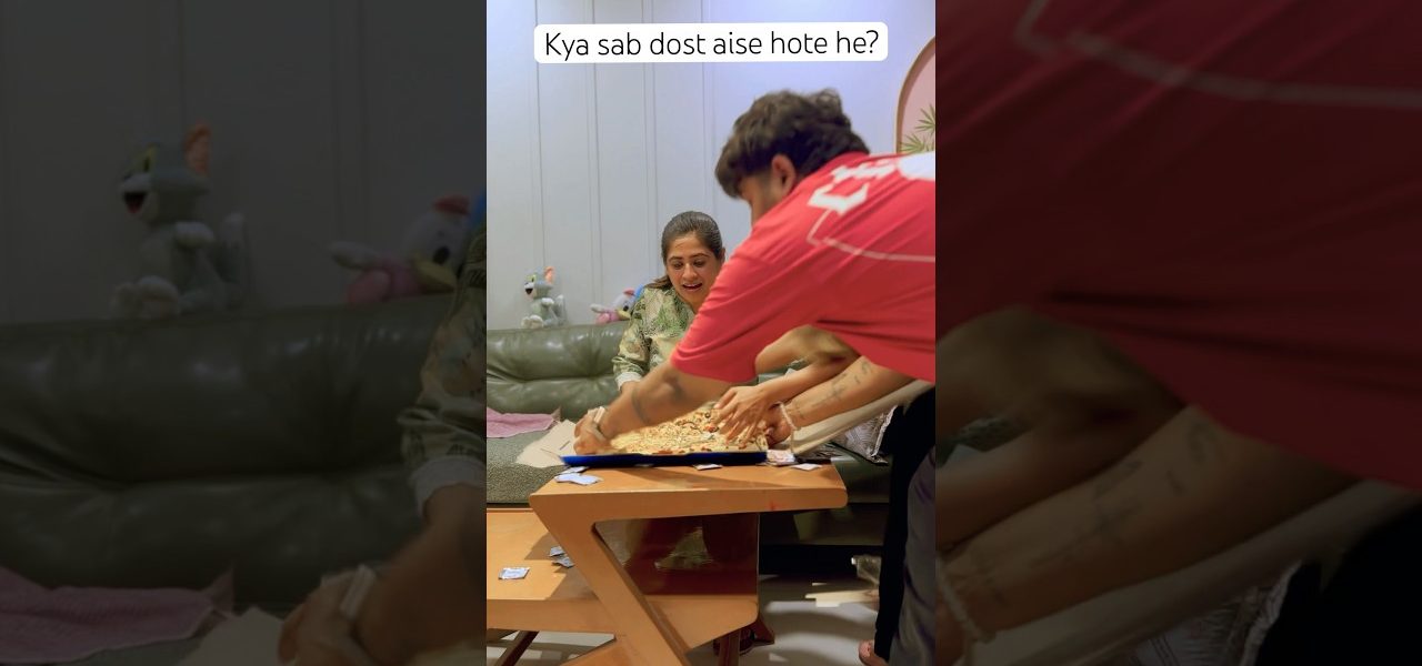 Kya aapke friends bhi aise he #Shorts #littleglove #funny