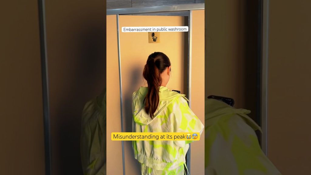 Saath me karte he 🫣🤣 #Shorts #funny #indiantoilet #comedy