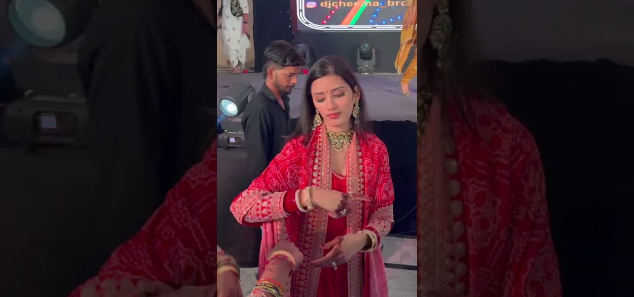 Shadi Mei Kamaye Paise 😳 #neetubisht #funny #lakhneet #comedy #youtubeshorts #shortvideos #shorts