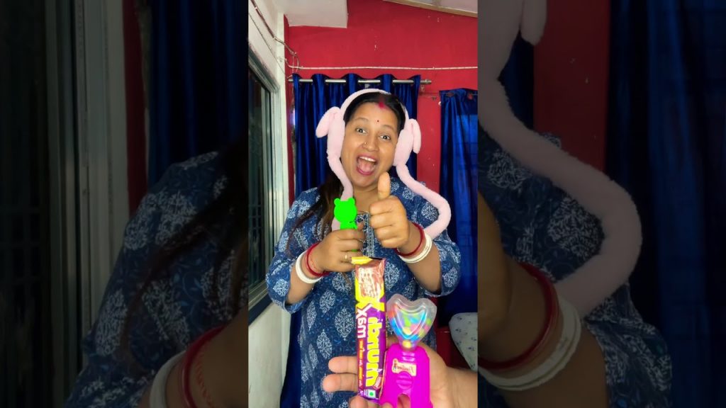 Smiti ko kon sa chocolate pasand hai dekho 😋😋😋 #shorts #funnyvedios