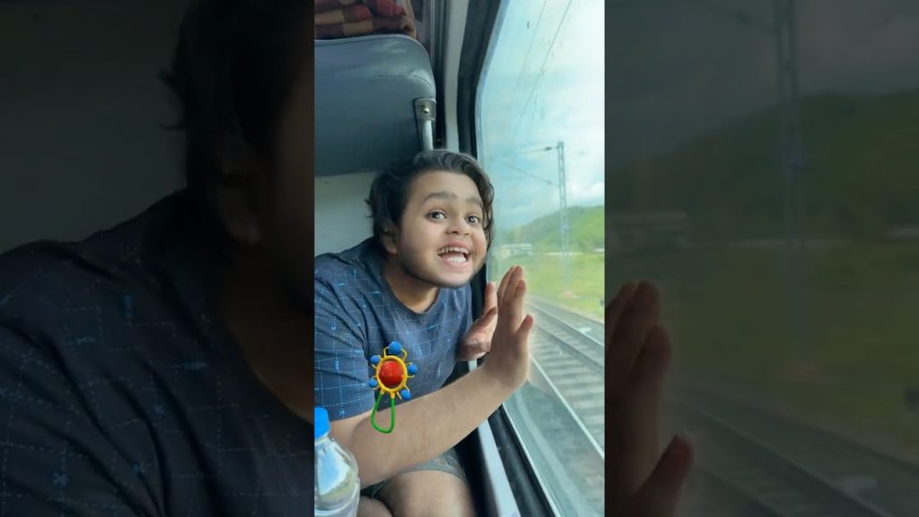 Tillu in Train😂🚂 #shorts #comedy #funny #olidavines